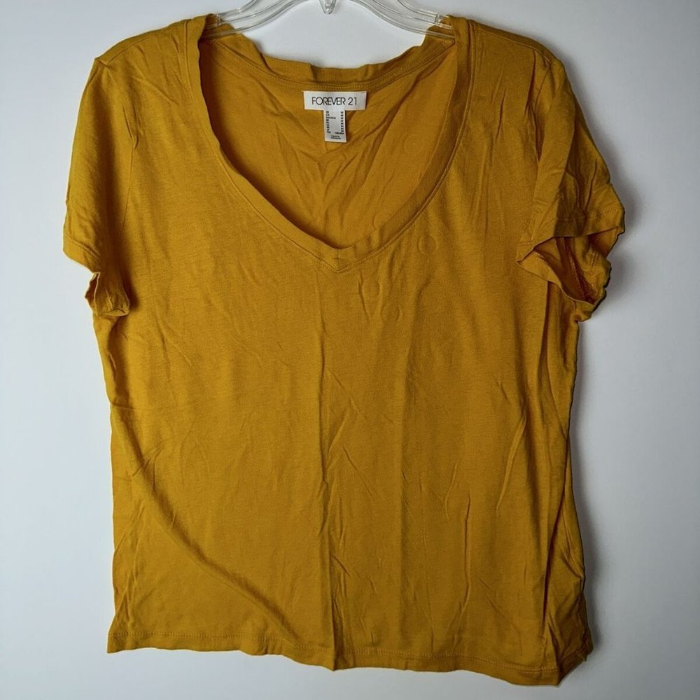 Forever 21 Basic Short Sleeve T-Shirt Size M